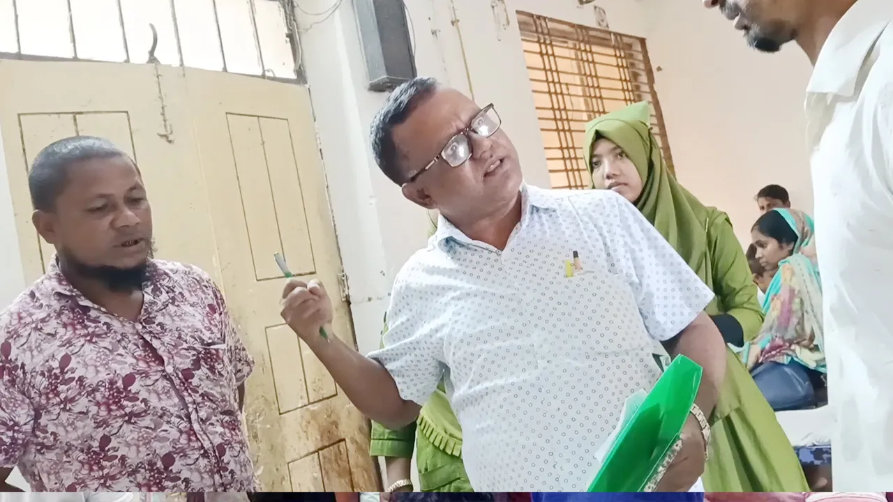 পঞ্চগড়ের চিকিৎসকের কুরুচিপূর্ণ ভিডিও ভাইরাল