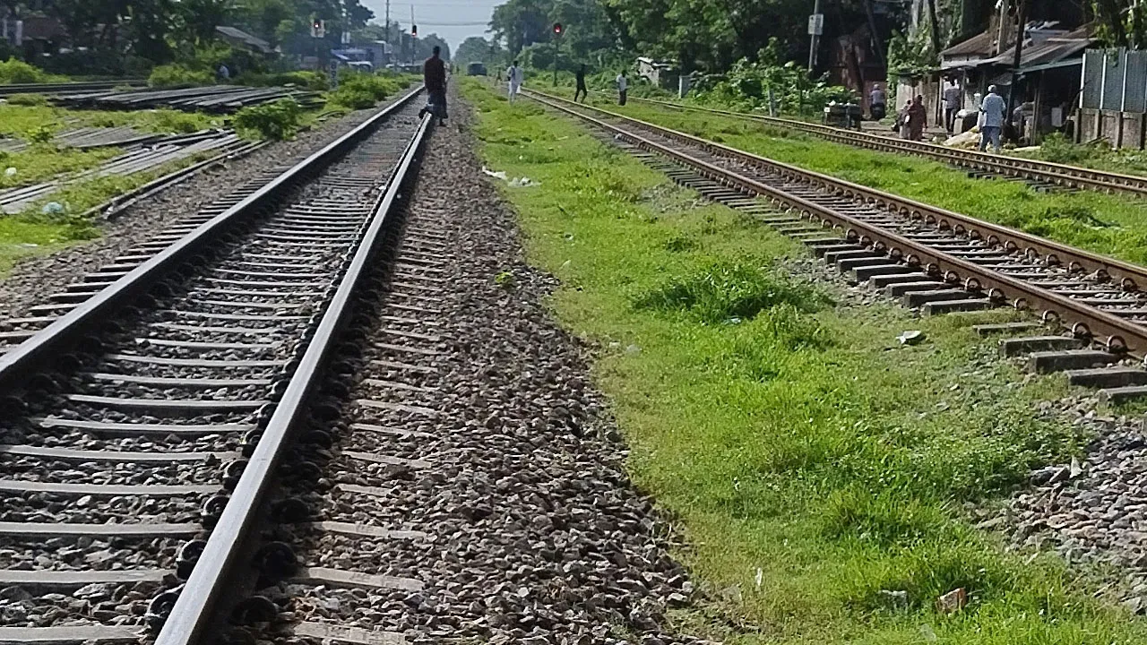 বনানীতে ট্রেন ধাক্কায় এক ব্যক্তি নিহত