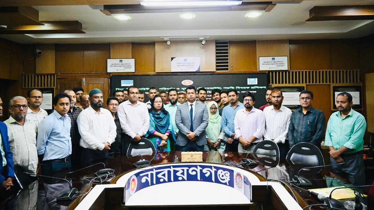 লটারিতে একযোগে ৩০ ইউপি কর্মকর্তা বদলি