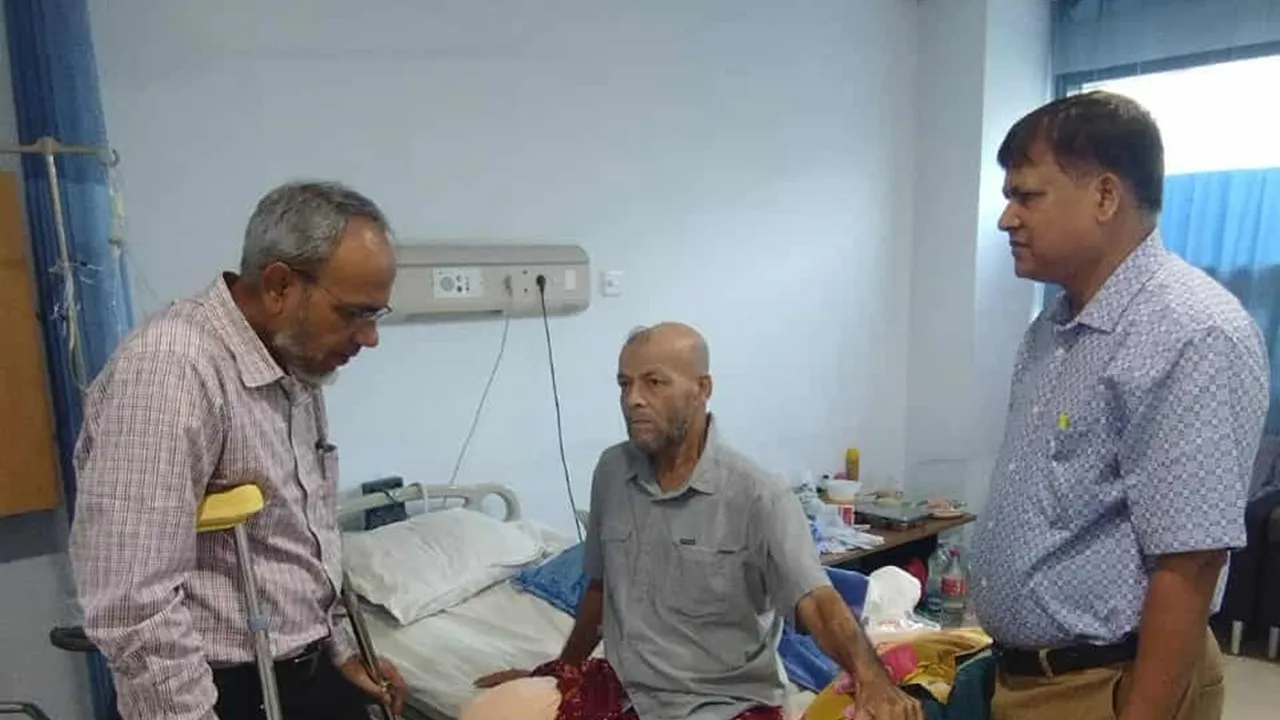 বিএনপি নেতা নাজিমকে দেখতে হাসপাতালে ডা. রফিক