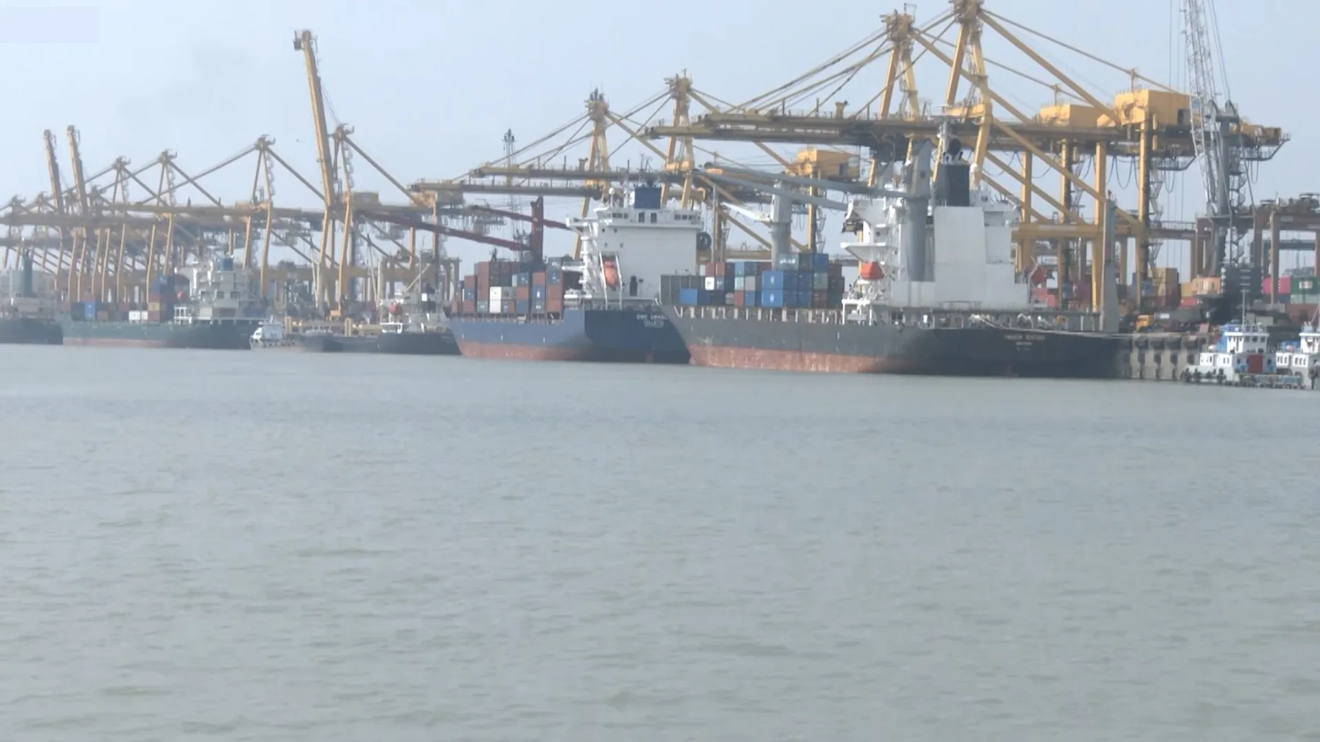 বহির্বিশ্বে সমুদ্র বাণিজ্যে ভাগ বসাতে ২২টি মাদার ভেসেল কেনার পরিকল্পনায় বিএসসি