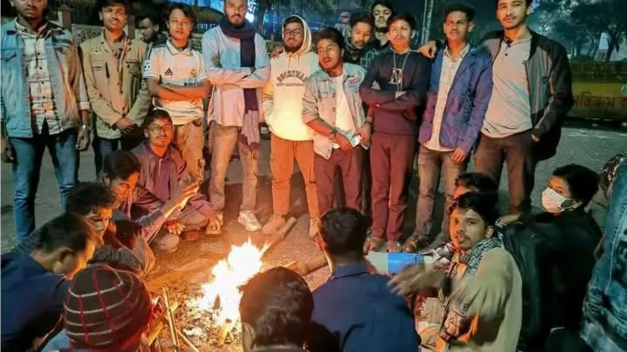 শিক্ষার্থীদের দিন-রাত আন্দোলন