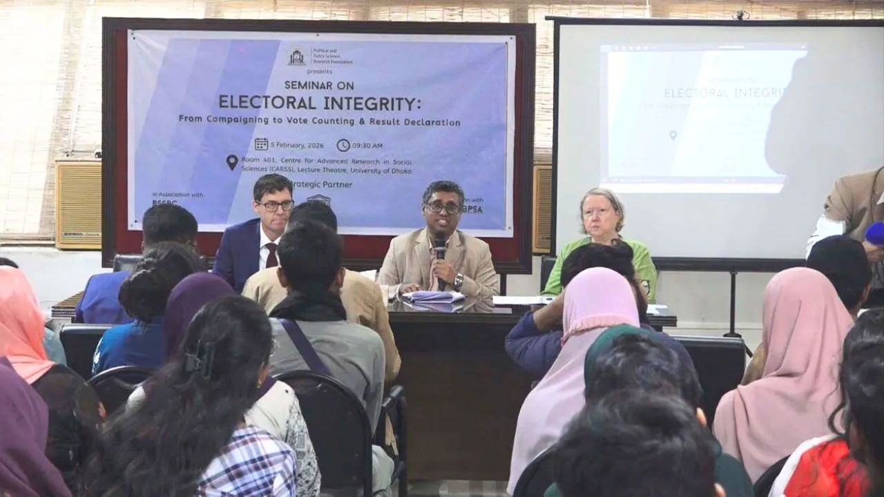 ভোটের মাঠে বাড়ছে সাইবার ঝুঁকির গুরুত্ব