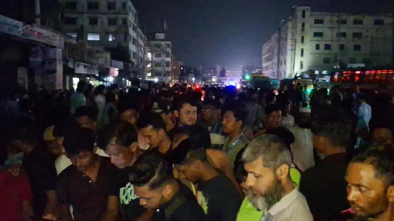 গাজীপুরে ঢাকা-ময়মনসিংহ সড়ক অবরোধ জনতার