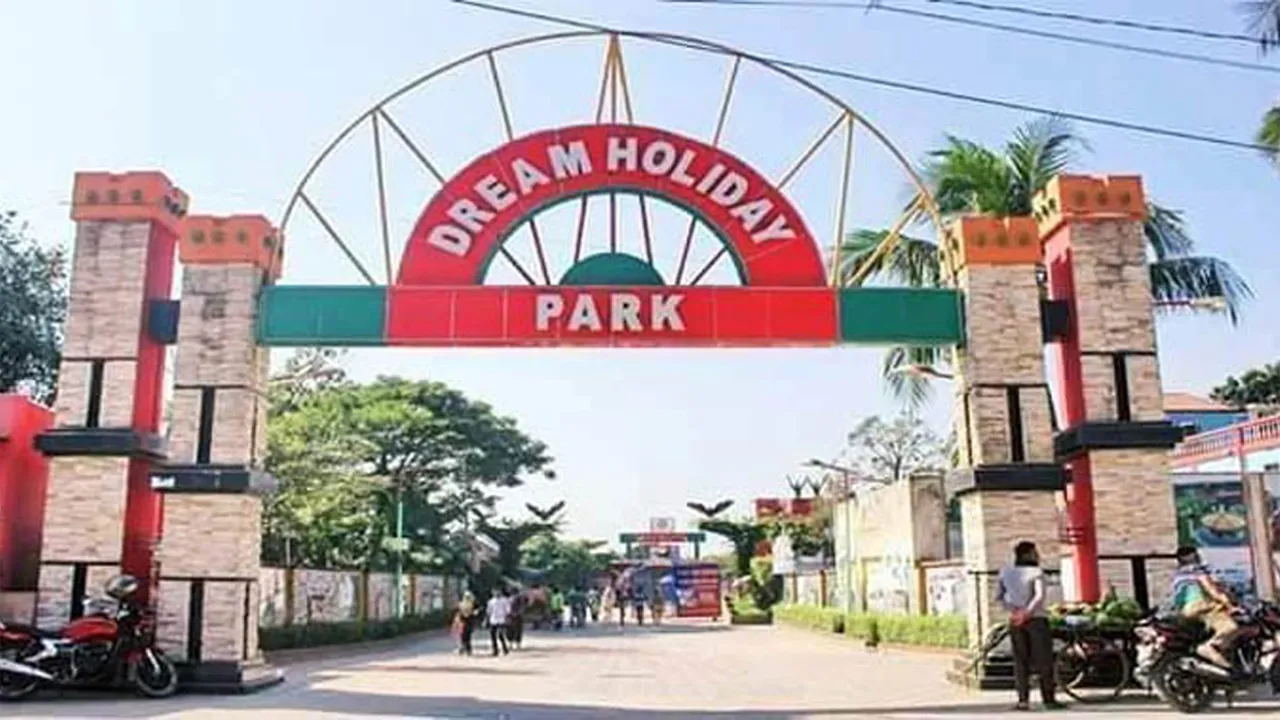 নরসিংদীতে সাংবাদিকদের ওপর সন্ত্রাসী হামলা, ১২ আহত