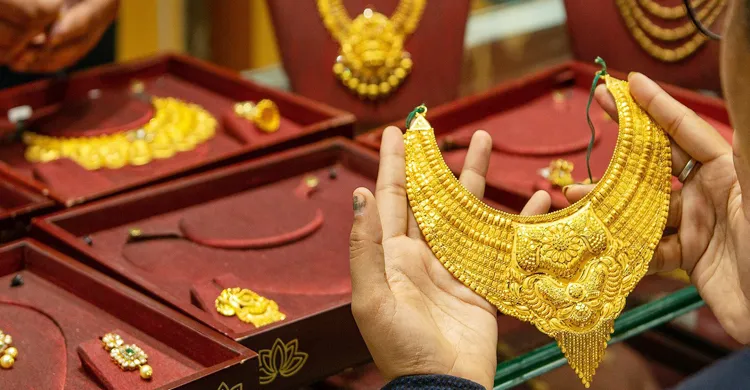 সোনার দাম বাড়লো আবারও, ভরি ১৮৯৩০৭ টাকা