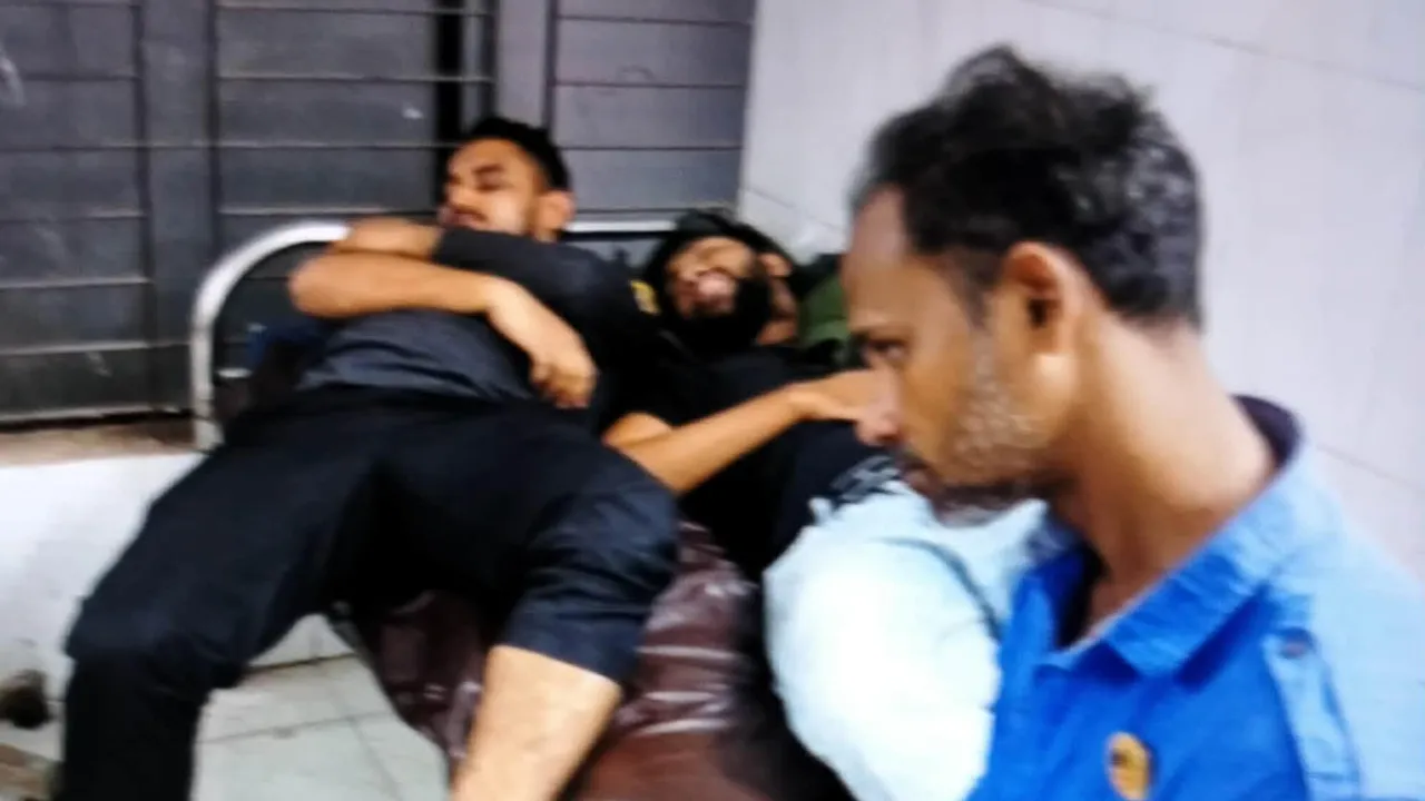 ঢাকা-১২ আসনে প্রচারণায় সহিংসতা, আহত ৩