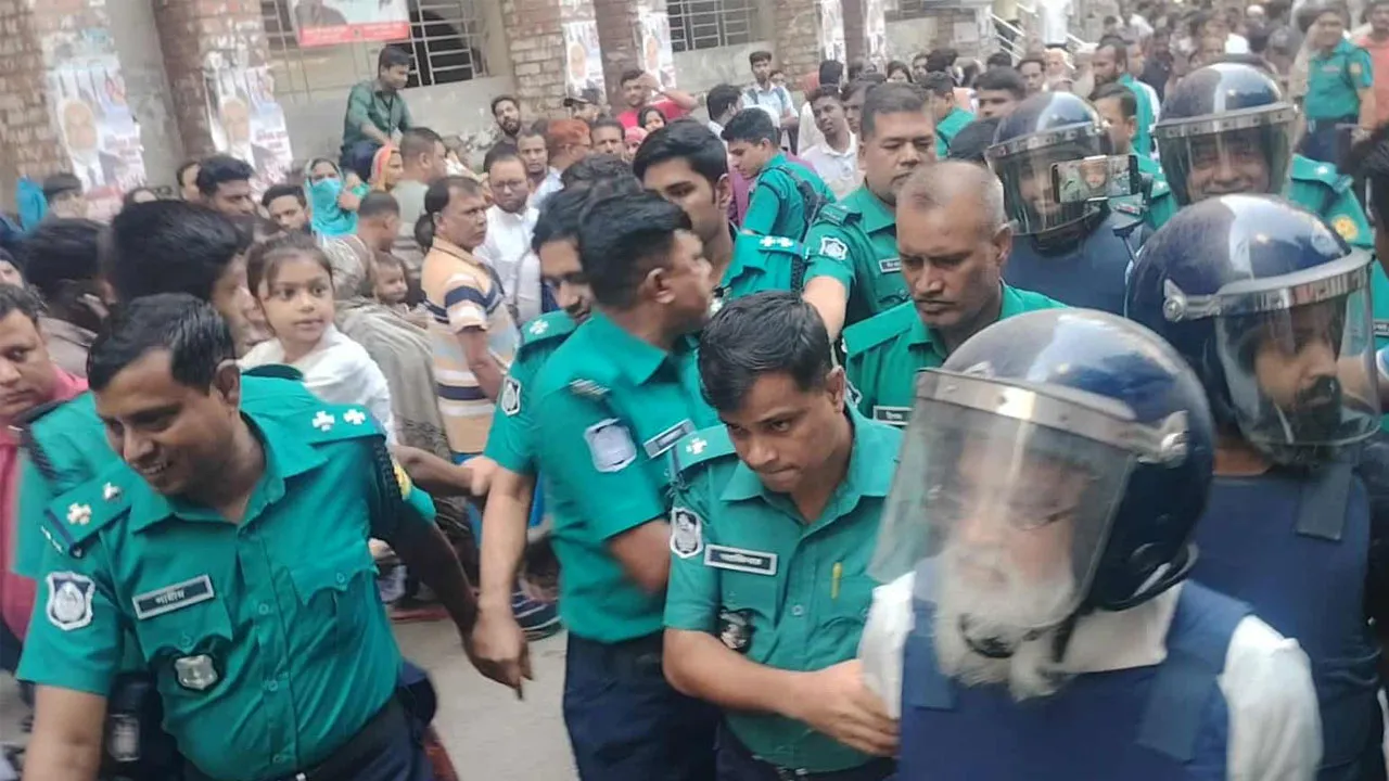 হাজী সেলিম ও ছেলে সোলায়মান সেলিমকে রিমান্ডে নেওয়া হলো