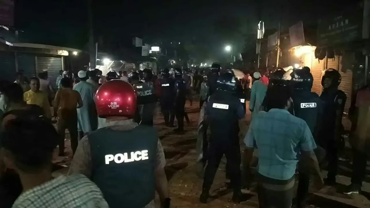 শিশুদের ঝগড়া থেকে রণক্ষেত্রে দুই গ্রাম