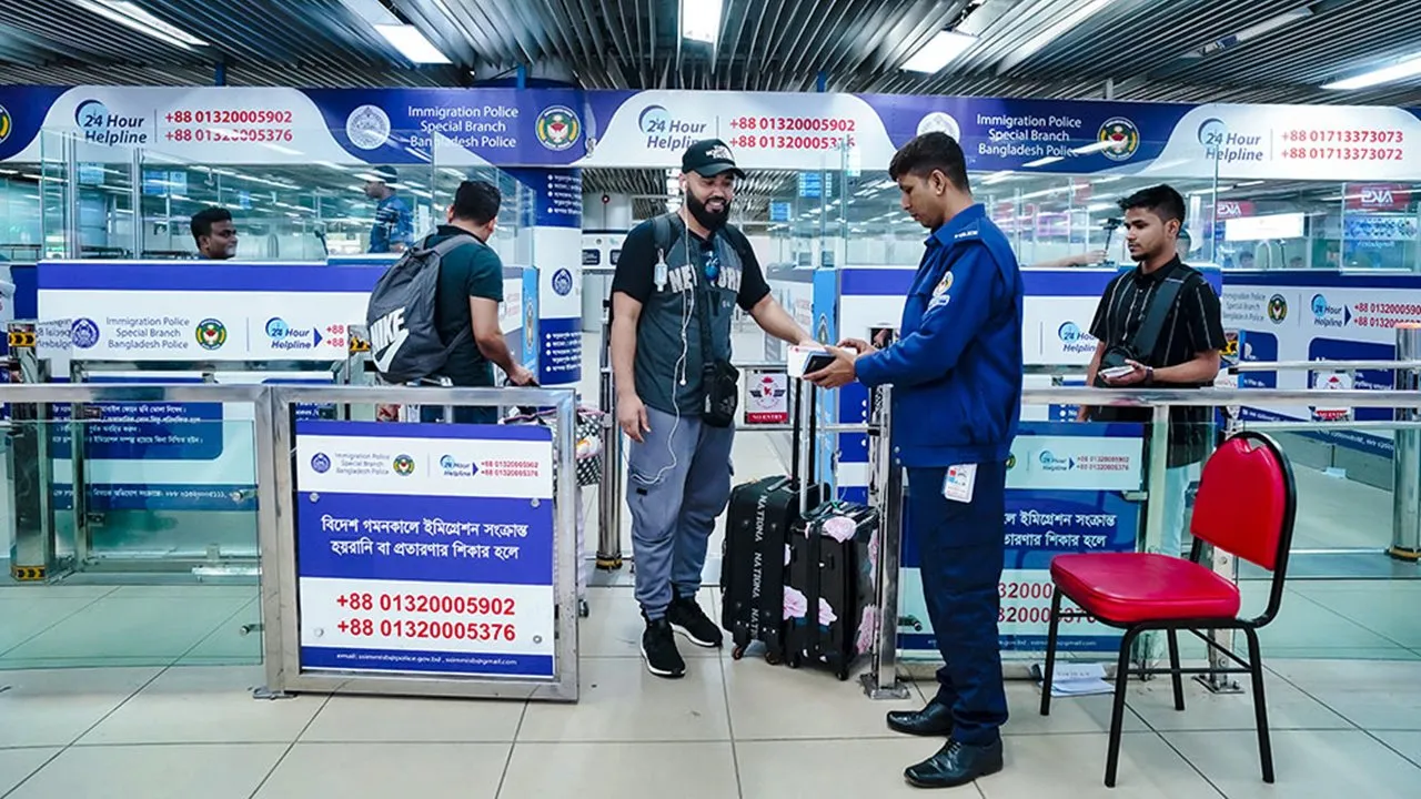 নির্বাচন ও গণভোট সামনে রেখে বিদেশি নাগরিকদের আগমনে কড়াকড়ি, জারি বিশেষ নির্দেশনা