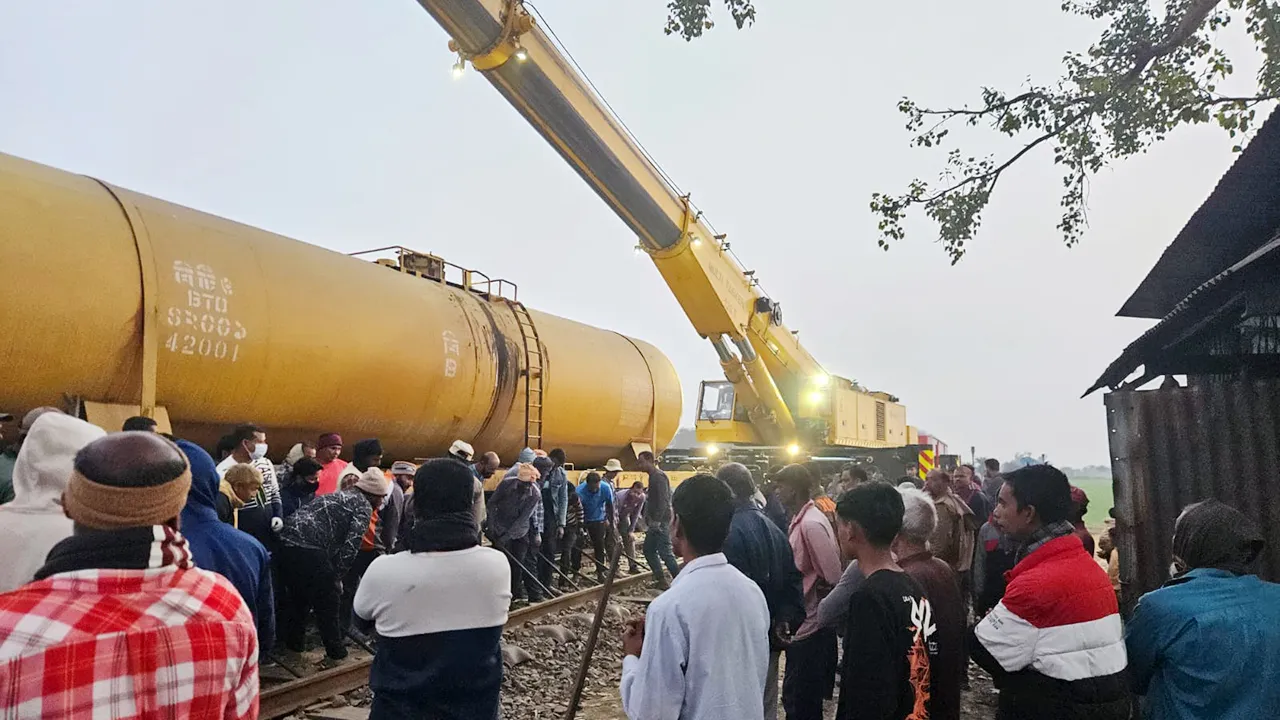 রহনপুর-রাজশাহী রুটে ট্রেন আবার সচল