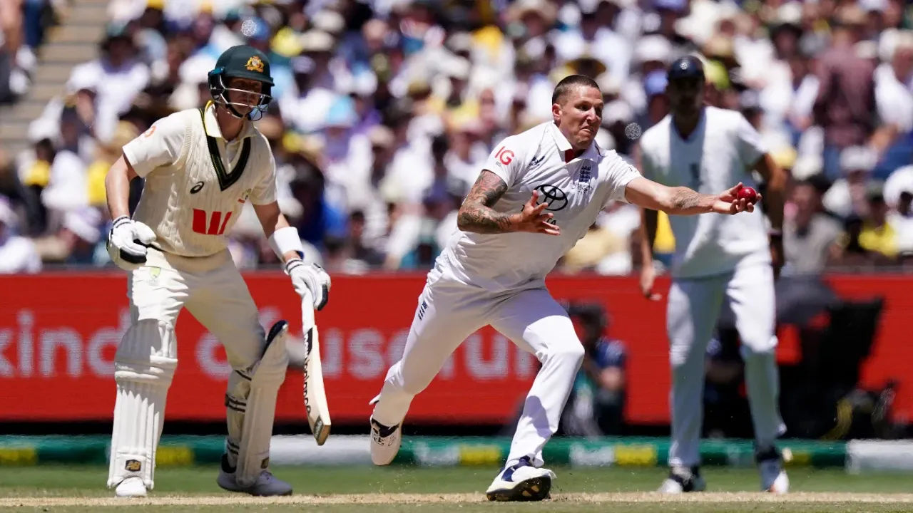 পেস আগুনে পুড়ল অস্ট্রেলিয়া, লক্ষ্য ১৭৫