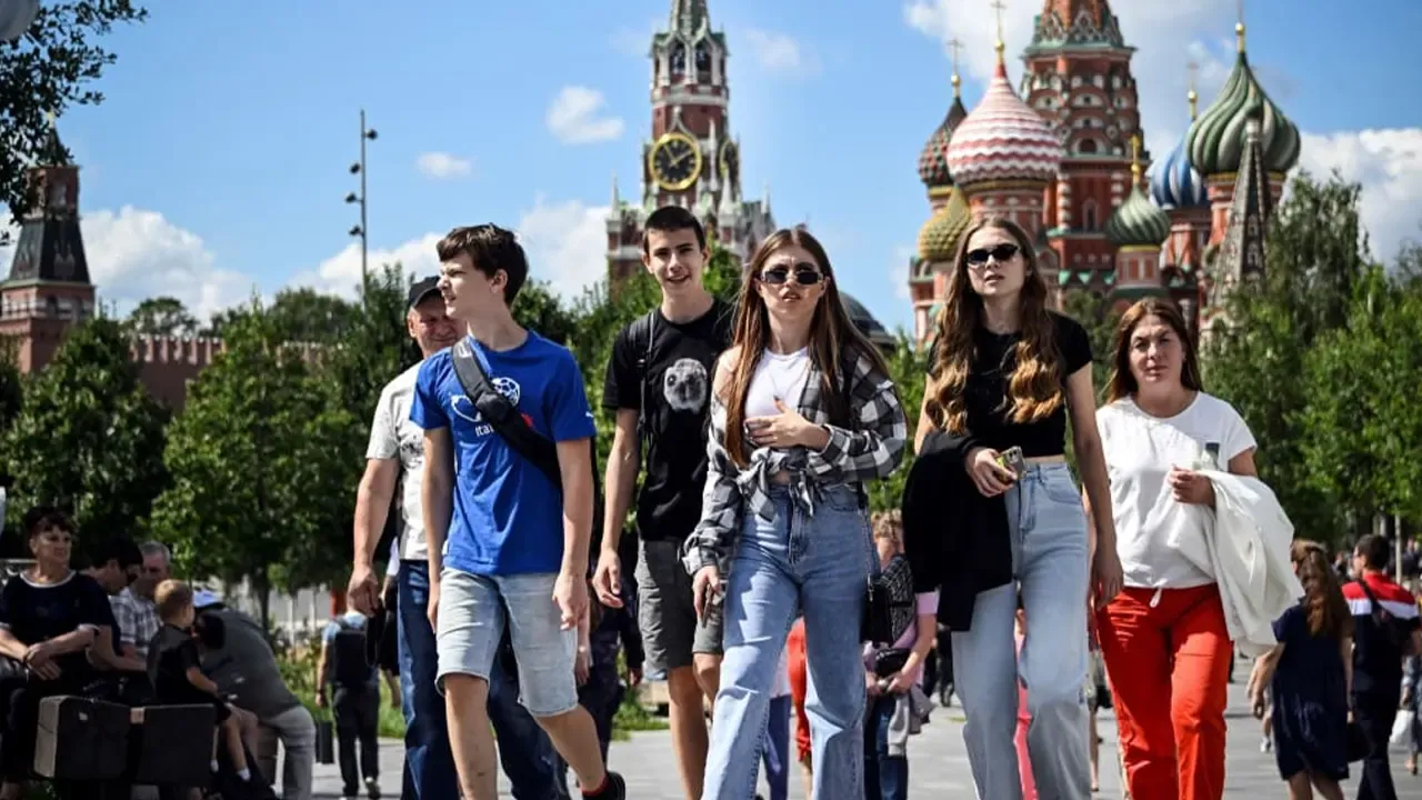 জনসংখ্যা বাড়াতে ইন্টারনেট-বিদ্যুৎ বন্ধ রাখবে যে দেশ