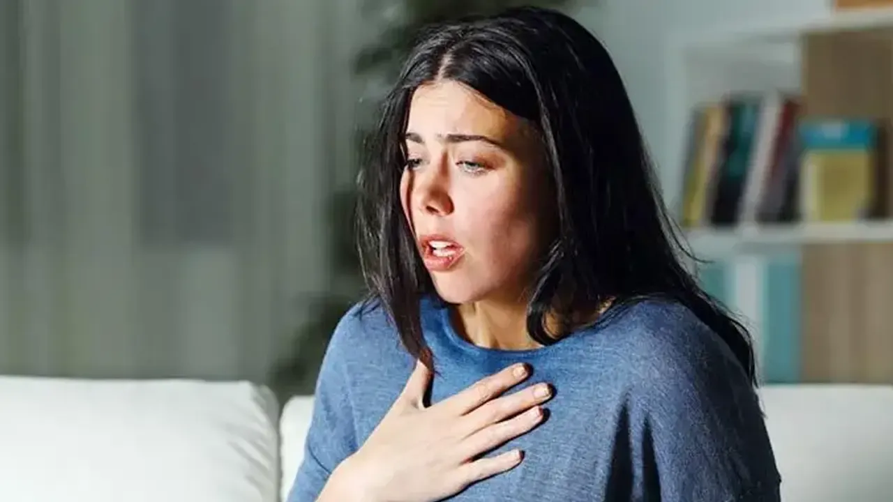 ঘুম ভাঙতেই বুকে ব্যথা? সাবধান হোন