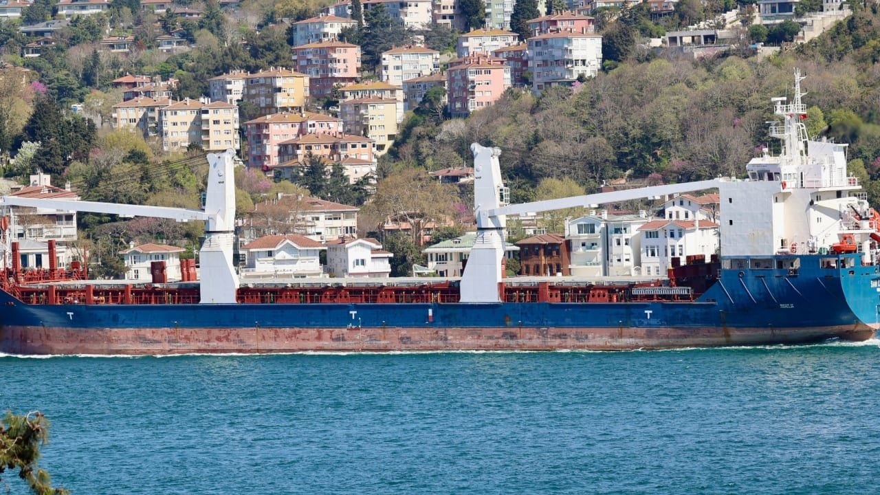 iran-seizes-ship-20251130162510