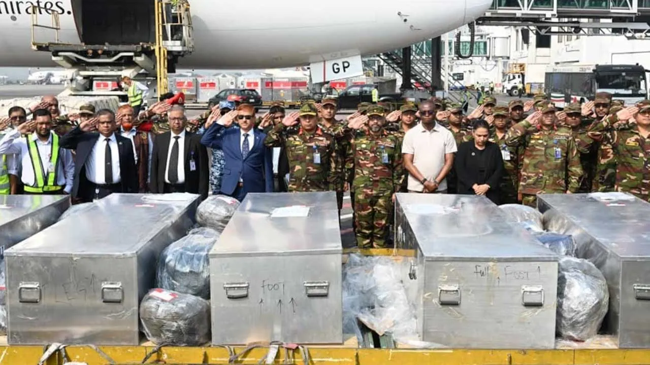 সুদানে ড্রোন হামলায় নিহত ছয় বাংলাদেশি শান্তিরক্ষীর মরদেহ দেশে পৌঁছেছে