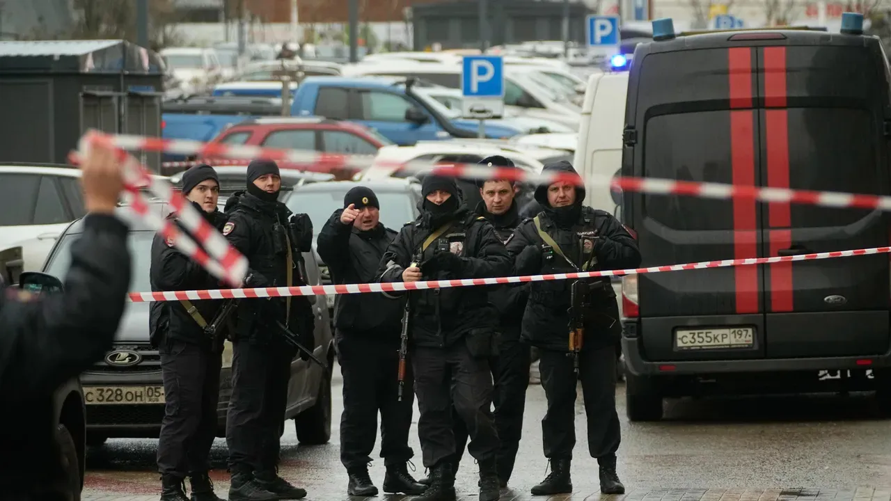 মস্কোর থানার সামনে রক্তাক্ত বিস্ফোরণ