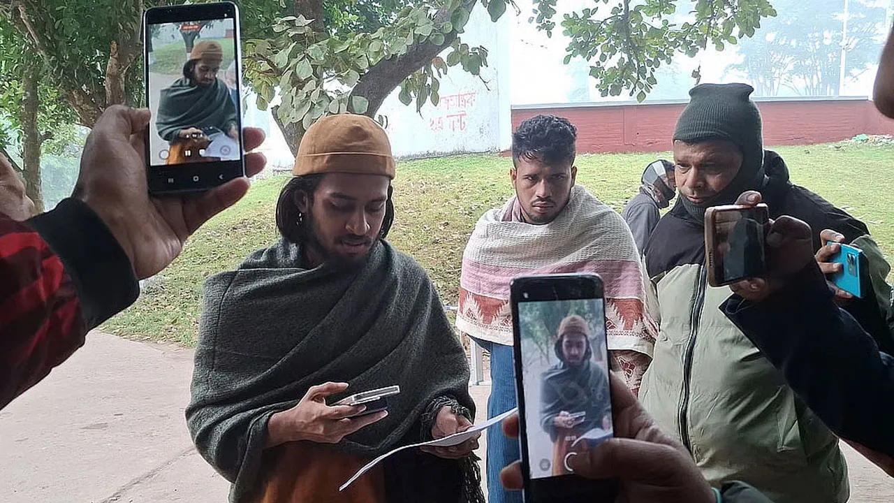 আম্মারকে মব-সন্ত্রাসী বললো রাবি ছাত্রদল