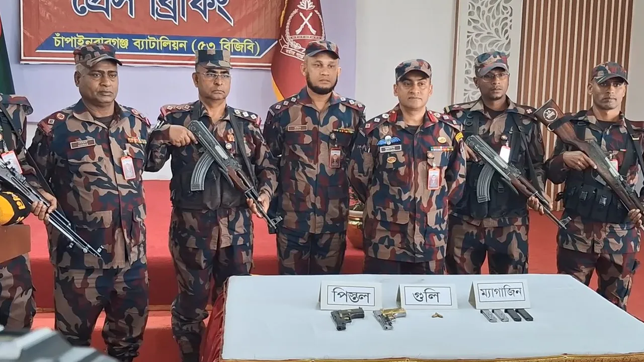 সীমান্তে বিজিবির অভিযানে অস্ত্র-গুলির চালান উদ্ধার