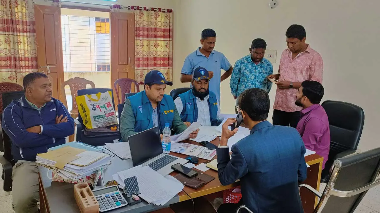 তিন জেলায় দুদকের কড়া অভিযান