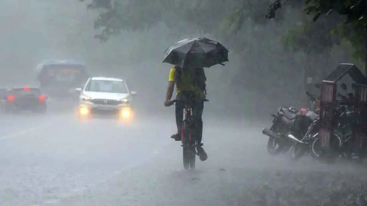 চট্টগ্রামে ভারী বর্ষণের সতর্কতা