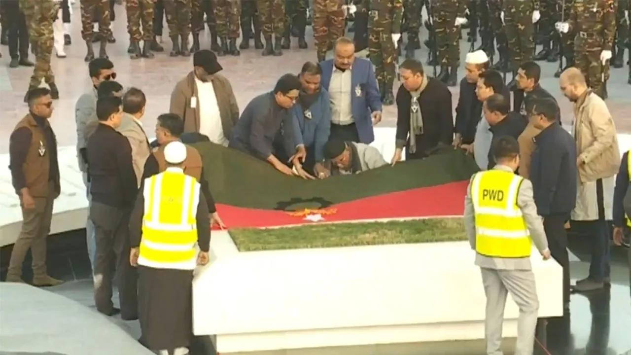 রাষ্ট্রীয় মর্যাদায় জিয়া উদ্যানে সমাহিত হলেন খালেদা জিয়া