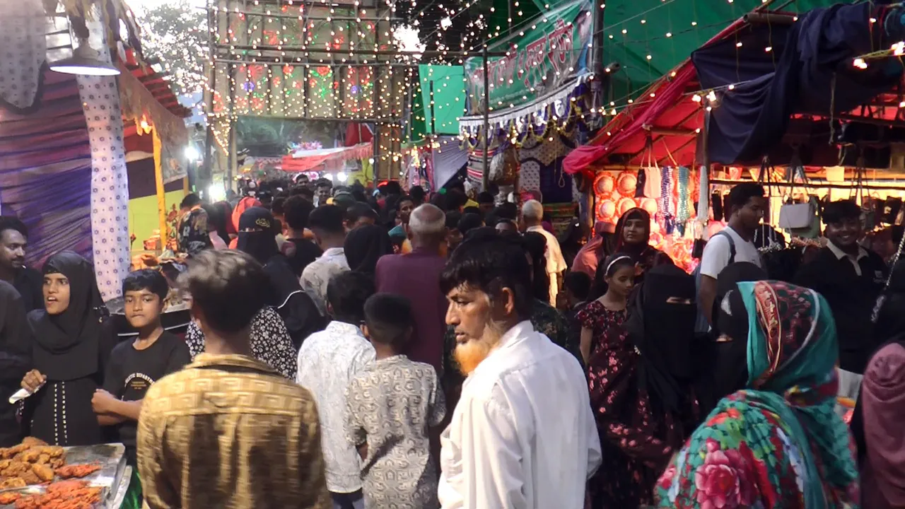 ২০০ বছরের ঐতিহ্যবাহী কুন্ডুবাড়ি মেলা, দর্শনার্থীদের পদচারণায় মুখর