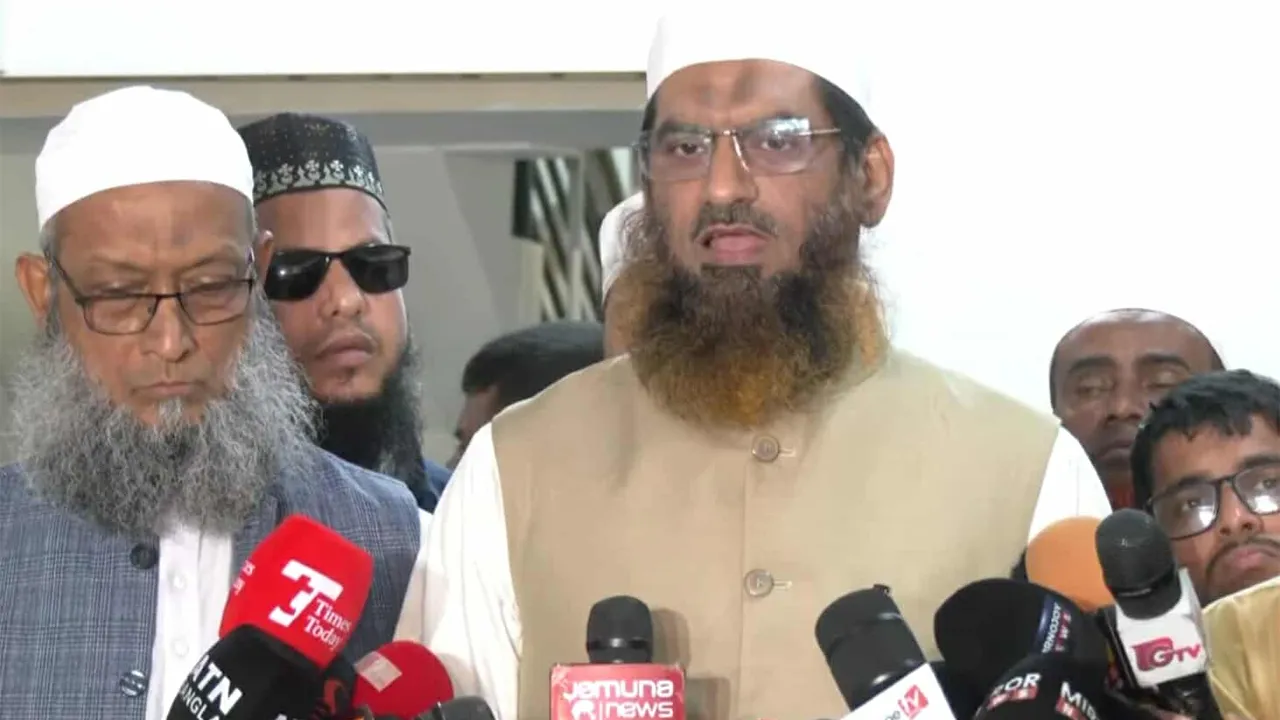 শরিয়া আইন নিয়ে জামায়াত আমিরের বক্তব্যে অসংগতি দেখেন না মামুনুল হক