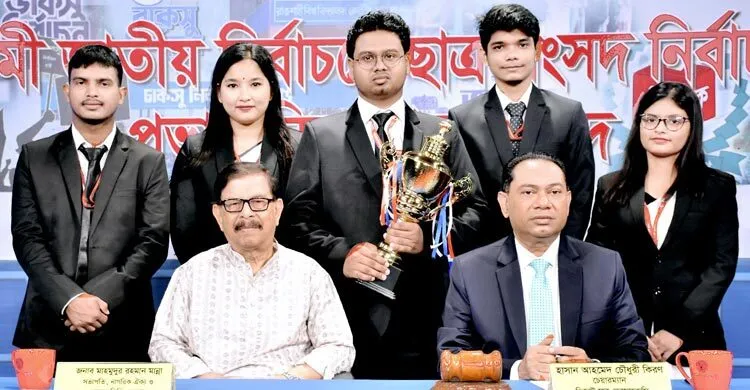 বর্তমান প্রেক্ষাপটে জাতীয় পার্টি আওয়ামী লীগের লেজ নয়, মাথা: মান্না