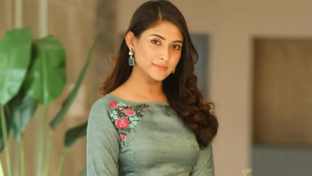 সাবার ট্রেলারে ঝড় তুললেন মেহজাবীন