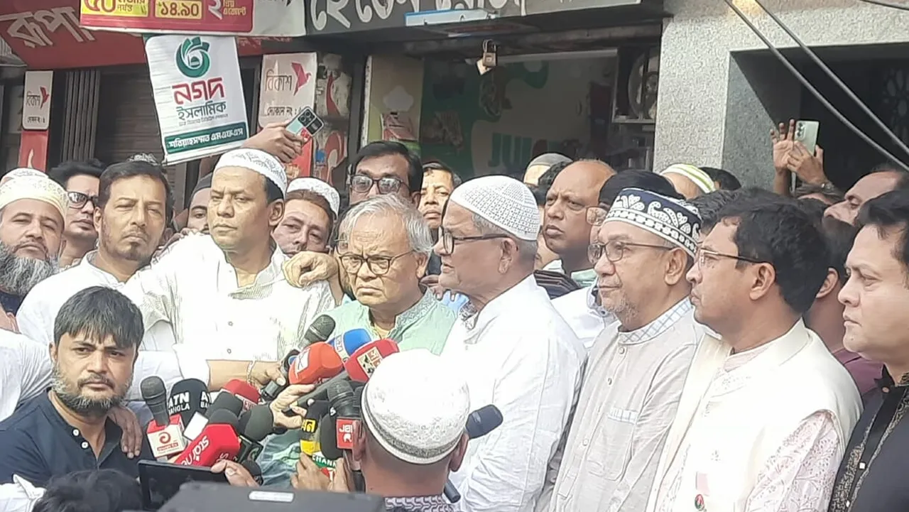 খালেদা জিয়ার শারীরিক অবস্থা ‘অত্যন্ত সংকটময়’: মির্জা ফখরুল