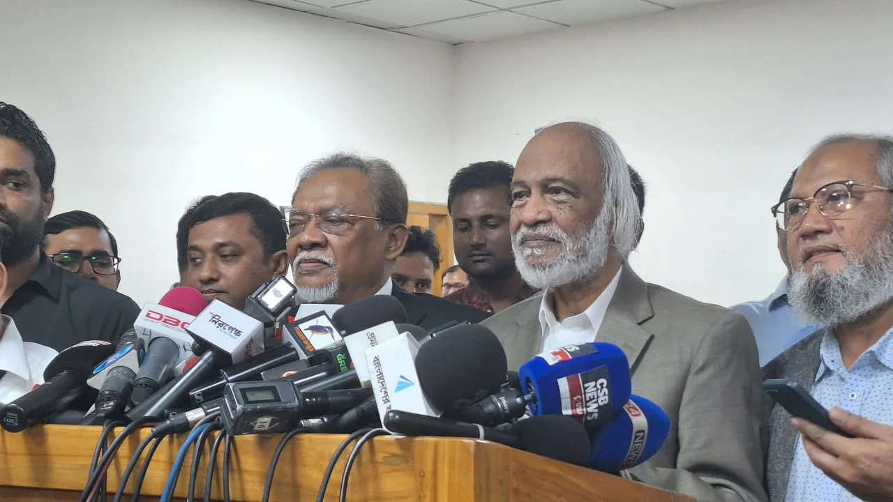 ১৫ বছরের কর্মকর্তারা ১৫ মাসে বদলানো যাবে না