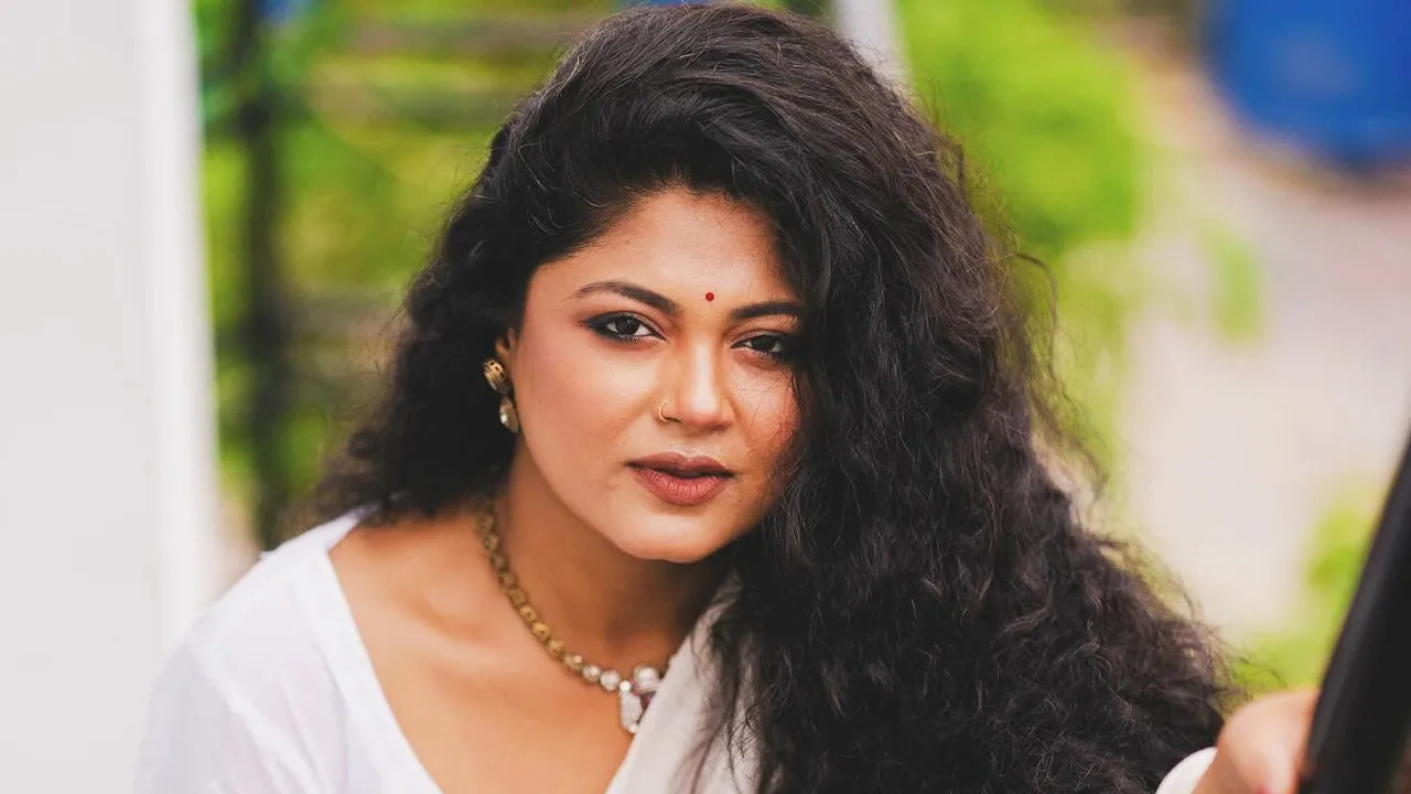 চিকিৎসা ব্যবস্থায় ক্ষোভ প্রকাশ করলেন মৌসুমী হামিদ