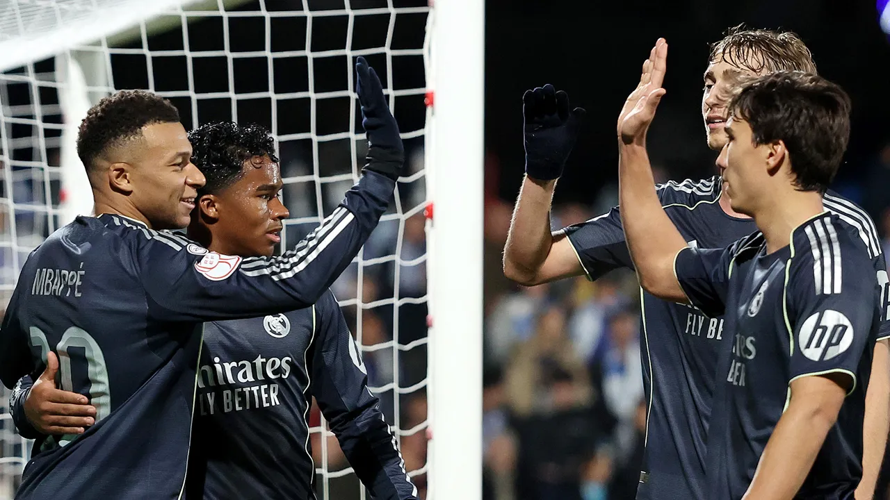 এমবাপের জোড়া গোল রিয়ালকে বাঁচালো