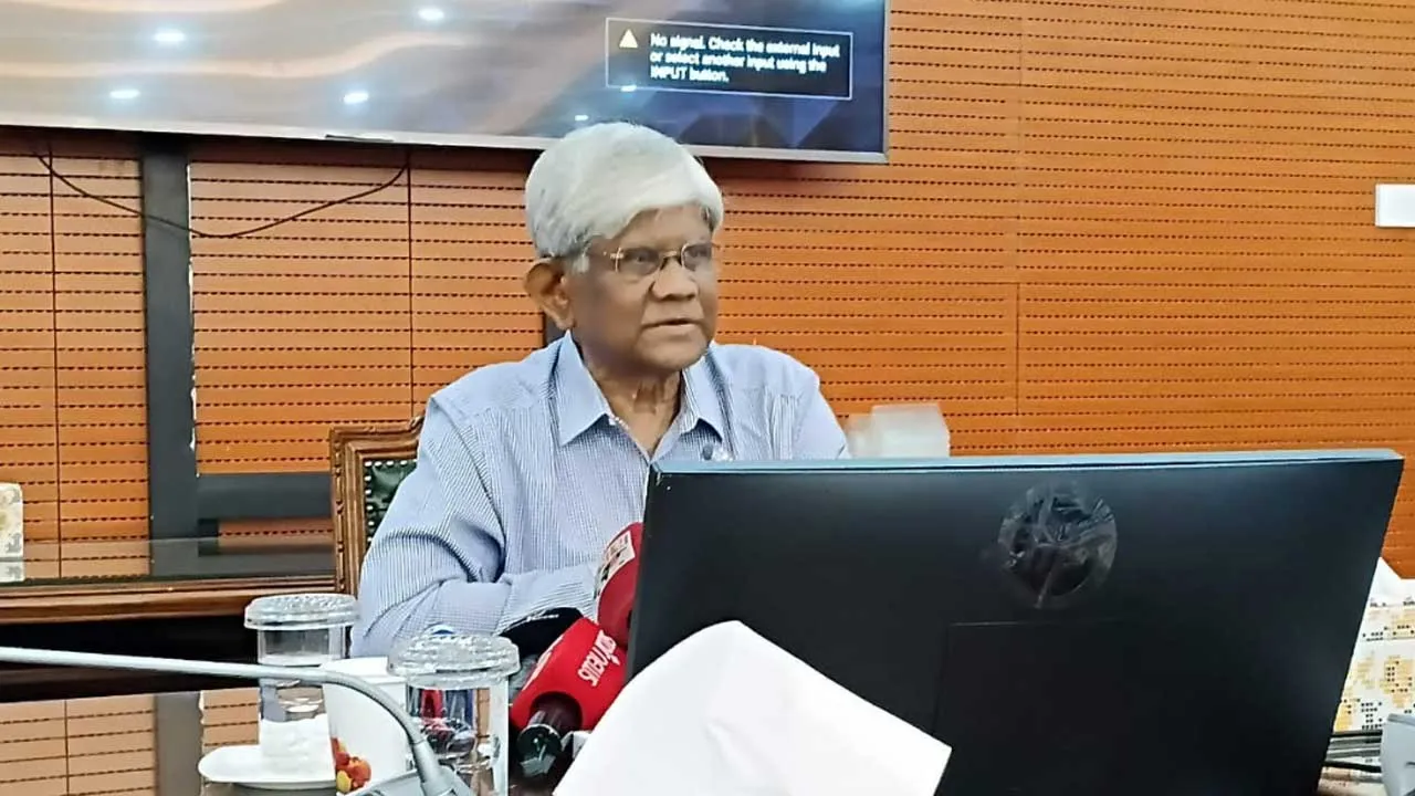 গণভোট-নির্বাচন একই দিনে করায় আপত্তির কারণ নেই: অর্থ উপদেষ্টা