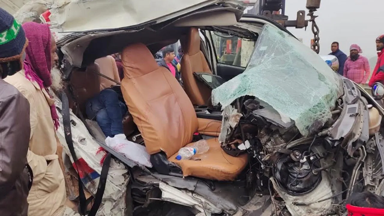 ফরিদপুরে ট্রাক-অ্যাম্বুলেন্স সংঘর্ষে ভাই-বোনসহ নিহত ৩