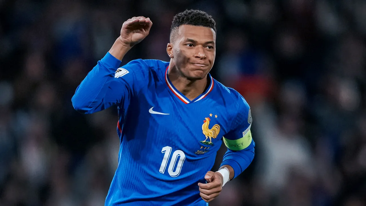 এমবাপের জোড়া গোলে ফ্রান্স বিশ্বকাপে