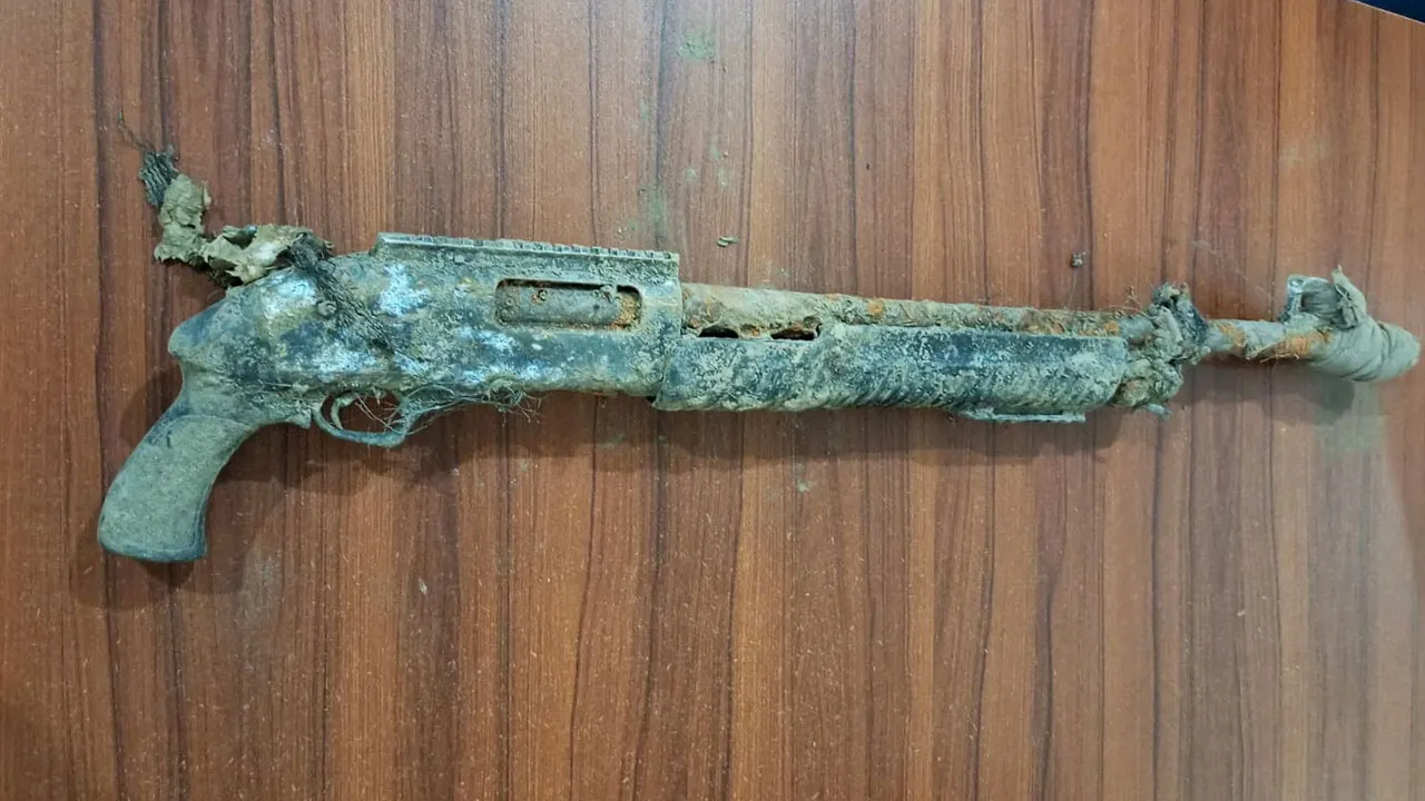 নারায়ণগঞ্জে লুটকৃত শটগান উদ্ধার করা হয়েছে