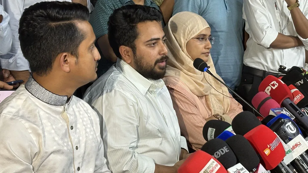 জুলাই সনদ বাস্তবায়নের আগে তত্ত্বাবধায়ক সরকার গঠনের ‘সুযোগ নেই’: নাহিদ ইসলাম