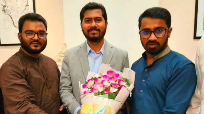 চিকিৎসা শেষে দেশে ফিরলেন নুরুল হক নুর