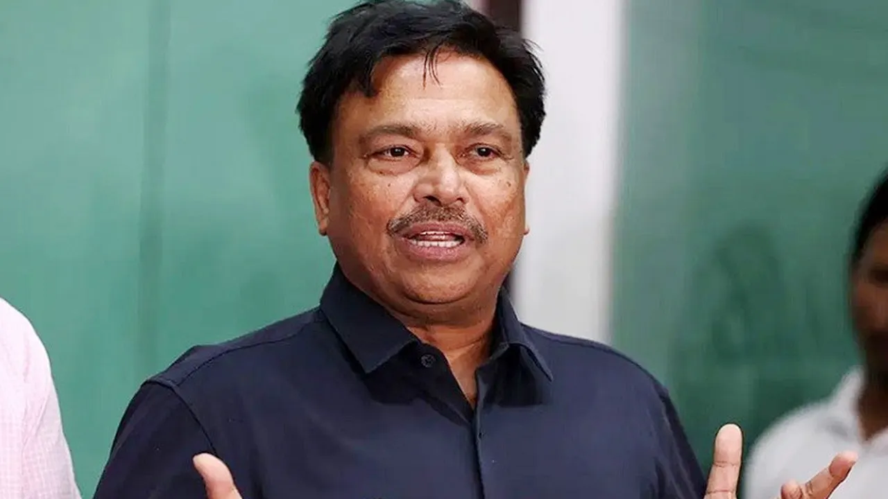 খেলা বন্ধ নয়, সমাধানের পথ চান ফারুক