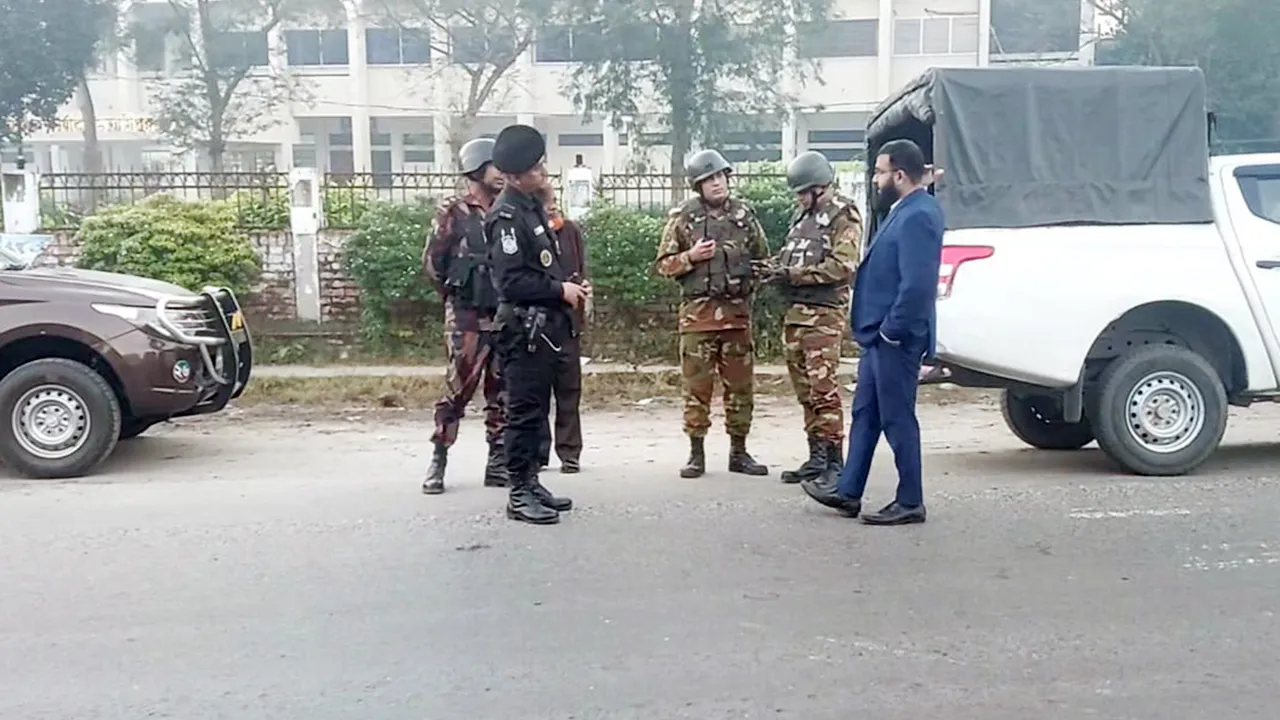 শেখ হাসিনার রায় ঘিরে মহাসড়কে কঠোর নিরাপত্তা