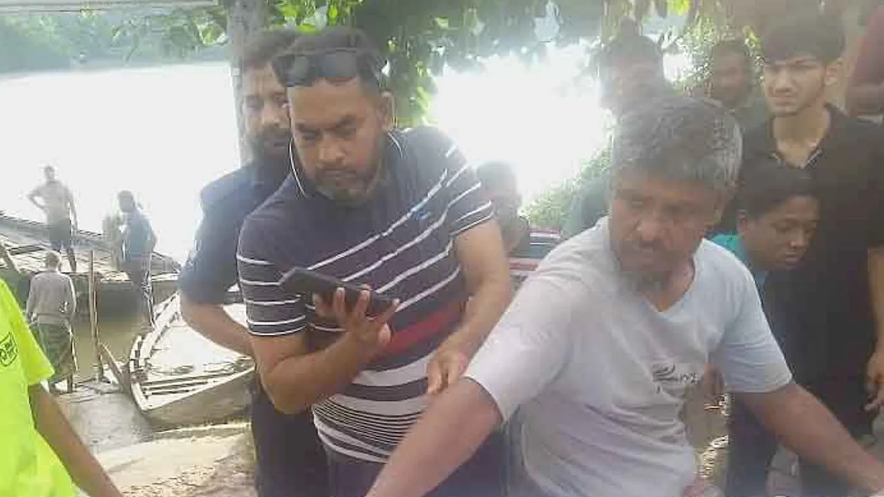 বাগেরহাটে সেতুর নিচে পাওয়া ব্যবসায়ী হাসপাতালে মৃত