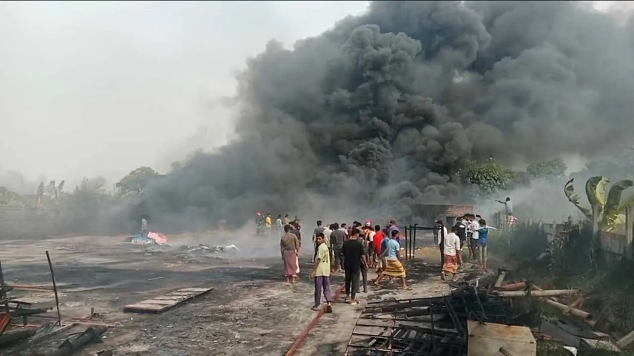 নারায়ণগঞ্জে ককশিট কারখানার আগুন নিয়ন্ত্রণে