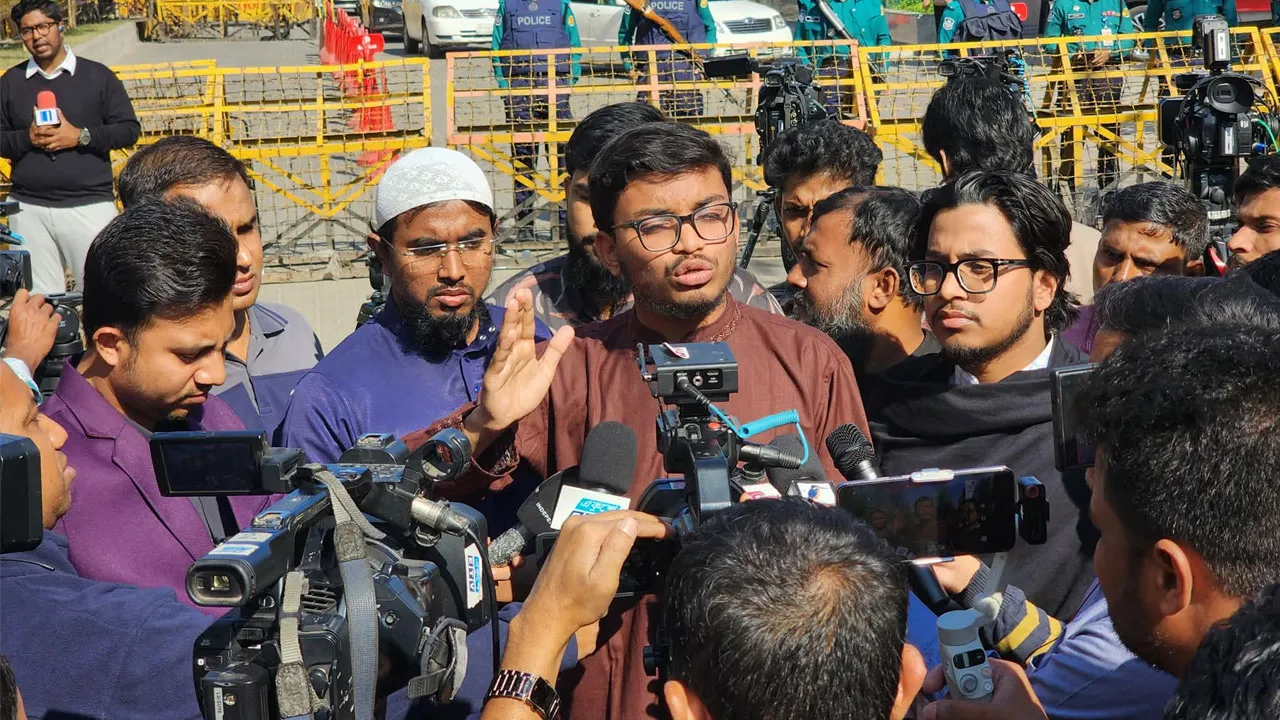 ওসমান হাদির ওপর হামলা: স্বরাষ্ট্র উপদেষ্টার পদত্যাগ দাবি ইনকিলাব মঞ্চের