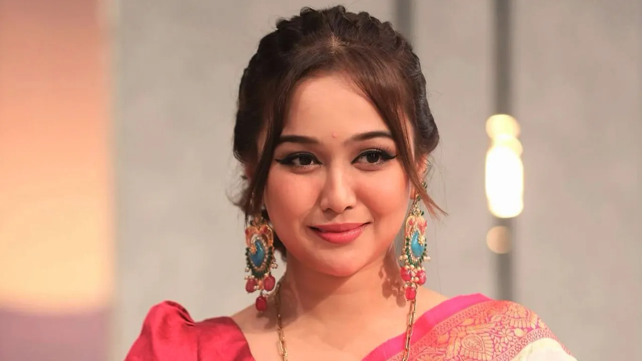 বাংলার ঐতিহ্যবাহী যাত্রাপালার অবক্ষয়: কোথায় হারাল সেই সুর-সাহিত্য?