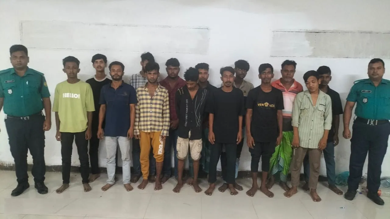 বিশেষ অভিযান থেকে মোহাম্মদপুরে ১৪ জন গ্রেপ্তার