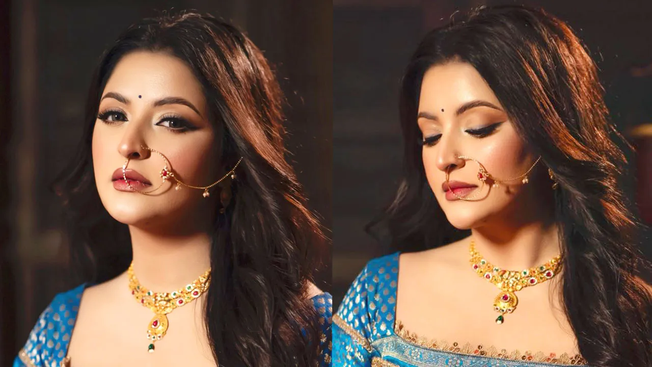 লেহেঙ্গা-গহনায় দ্যুতি ছড়ালেন পরীমণি
