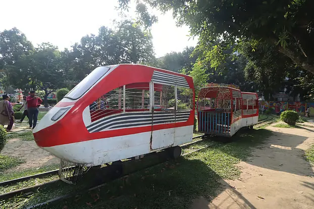 রংপুর চিড়িয়াখানার ট্রেনের চাপায় শিশুর মৃত্যু