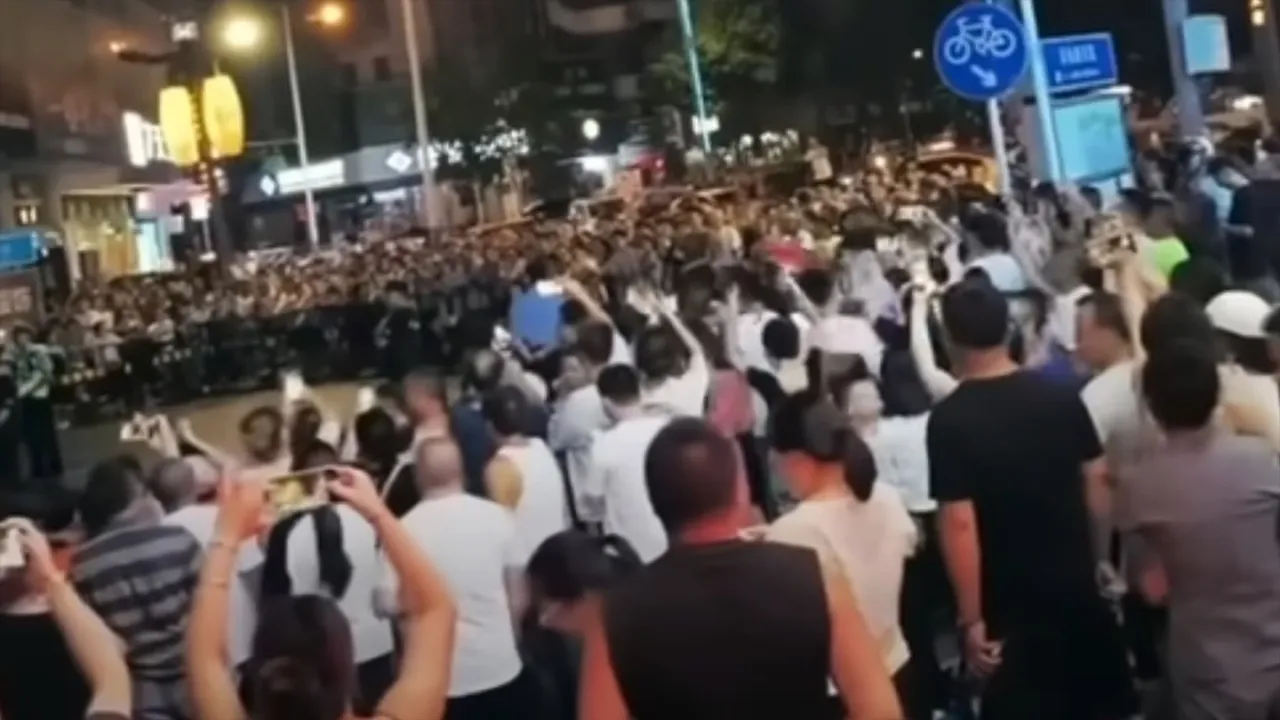 মরদেহ দাহ বাধ্যতামূলক–গুইঝোতে উত্তাল বিক্ষোভ